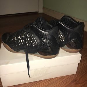 Kobe XI mid ext qs